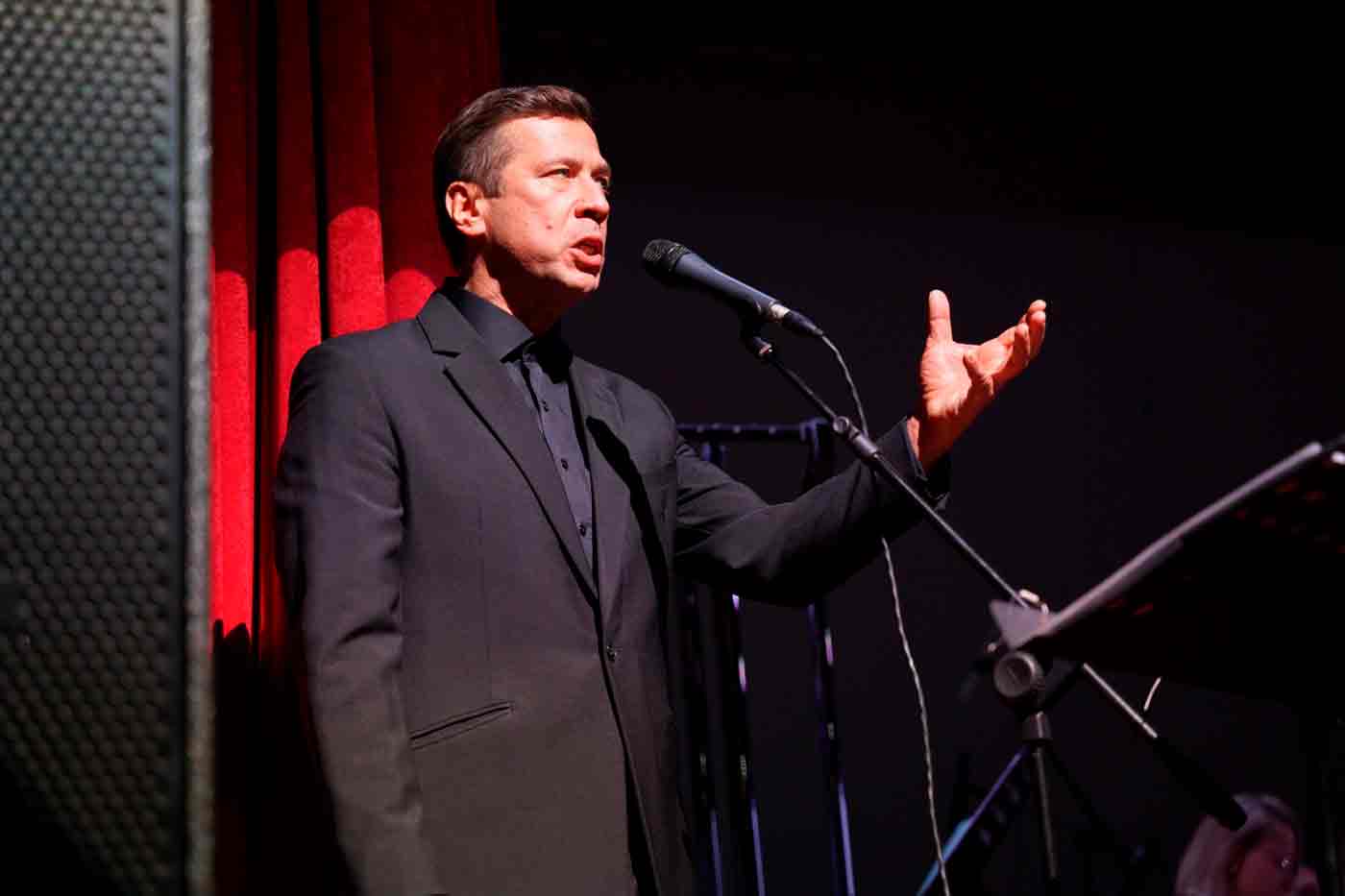 

Билеты на Жил такой парень (Филармония)