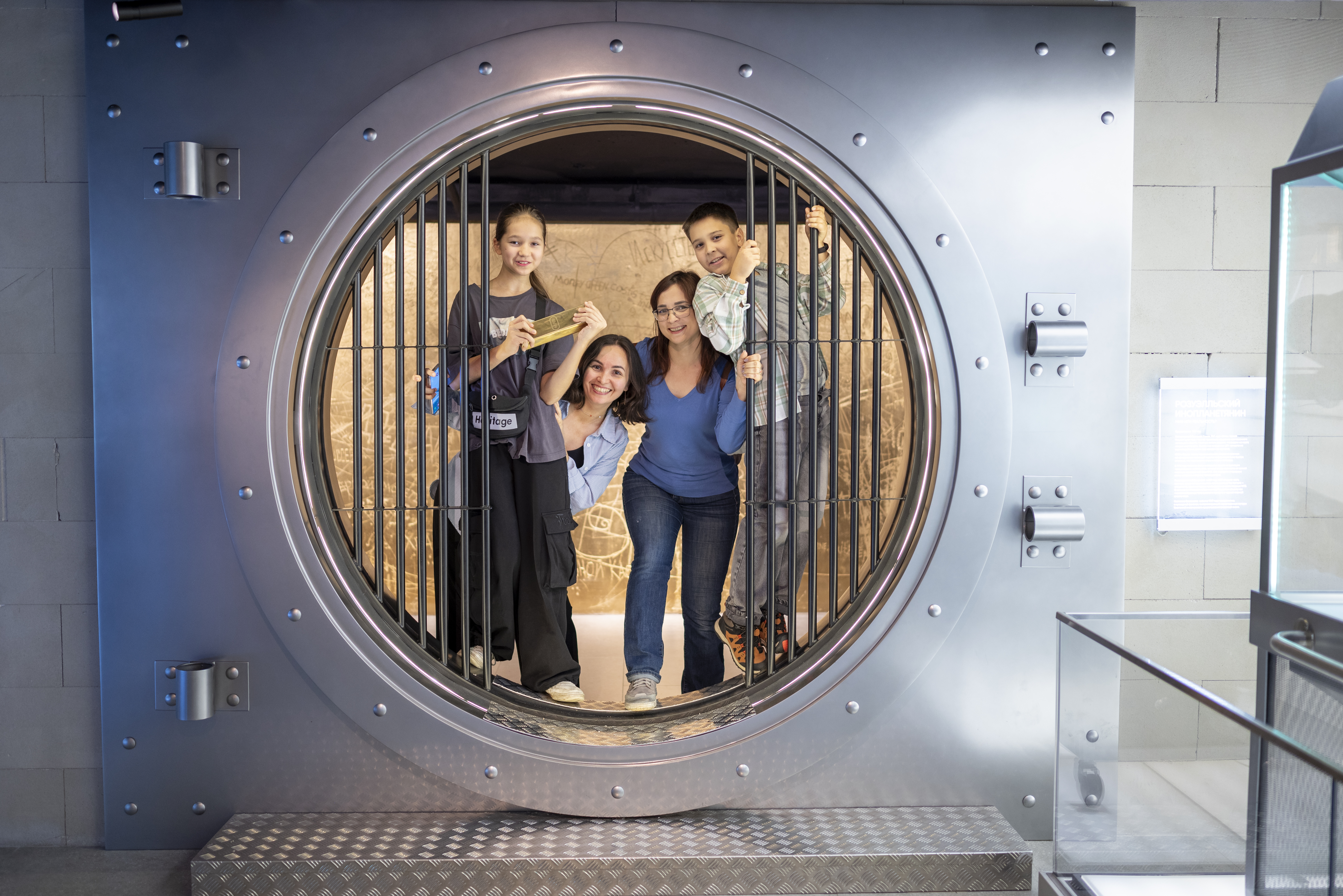 

Билеты на Музей «Арт и факты» (МАФ). Основная экспозиция (Музей «Арт и факты» (МАФ))