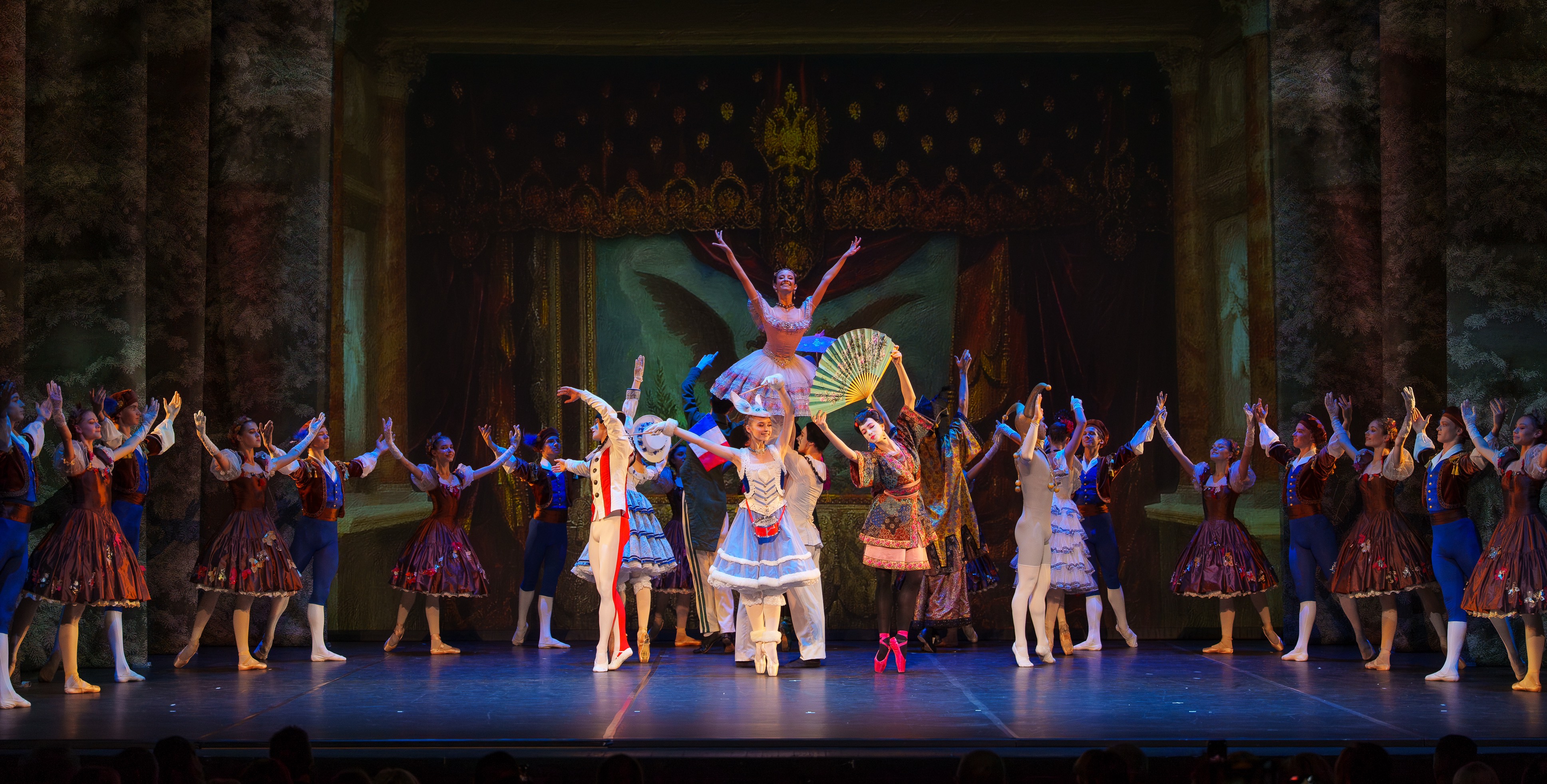 

Билеты на Бал сказок (БКЗ «Октябрьский»)