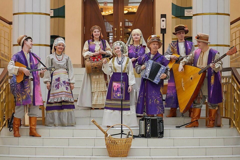 Весенняя карусель