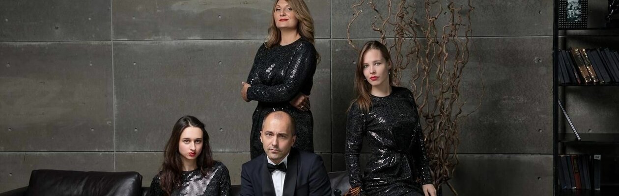 Мелодион. Арфа при свечах