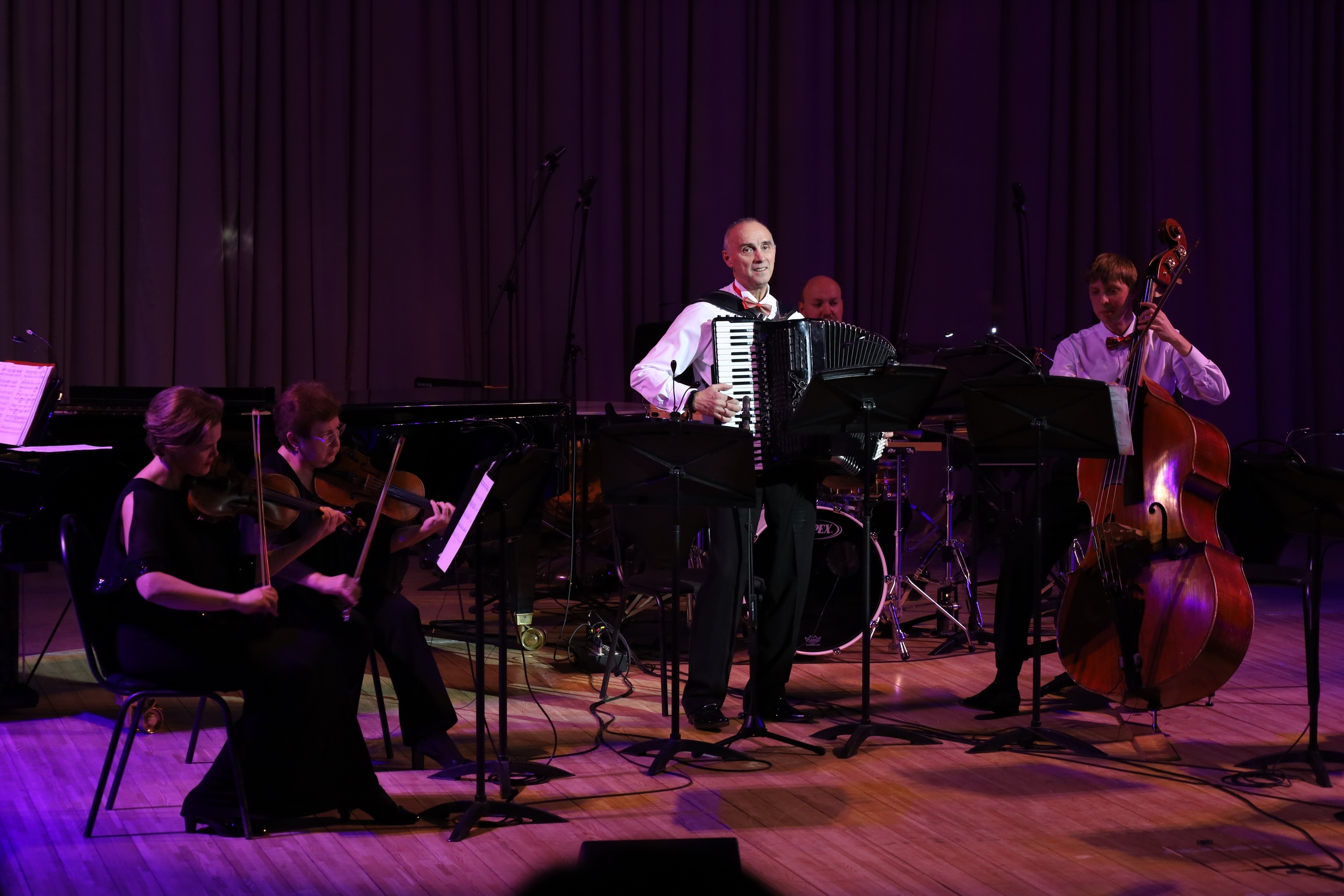 

Билеты на Ансамбль «Виртуозы Красноярска». Муаровое платье (Филармония)