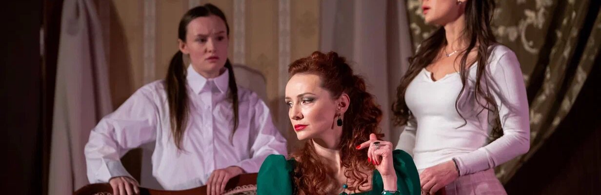 Восемь любящих женщин