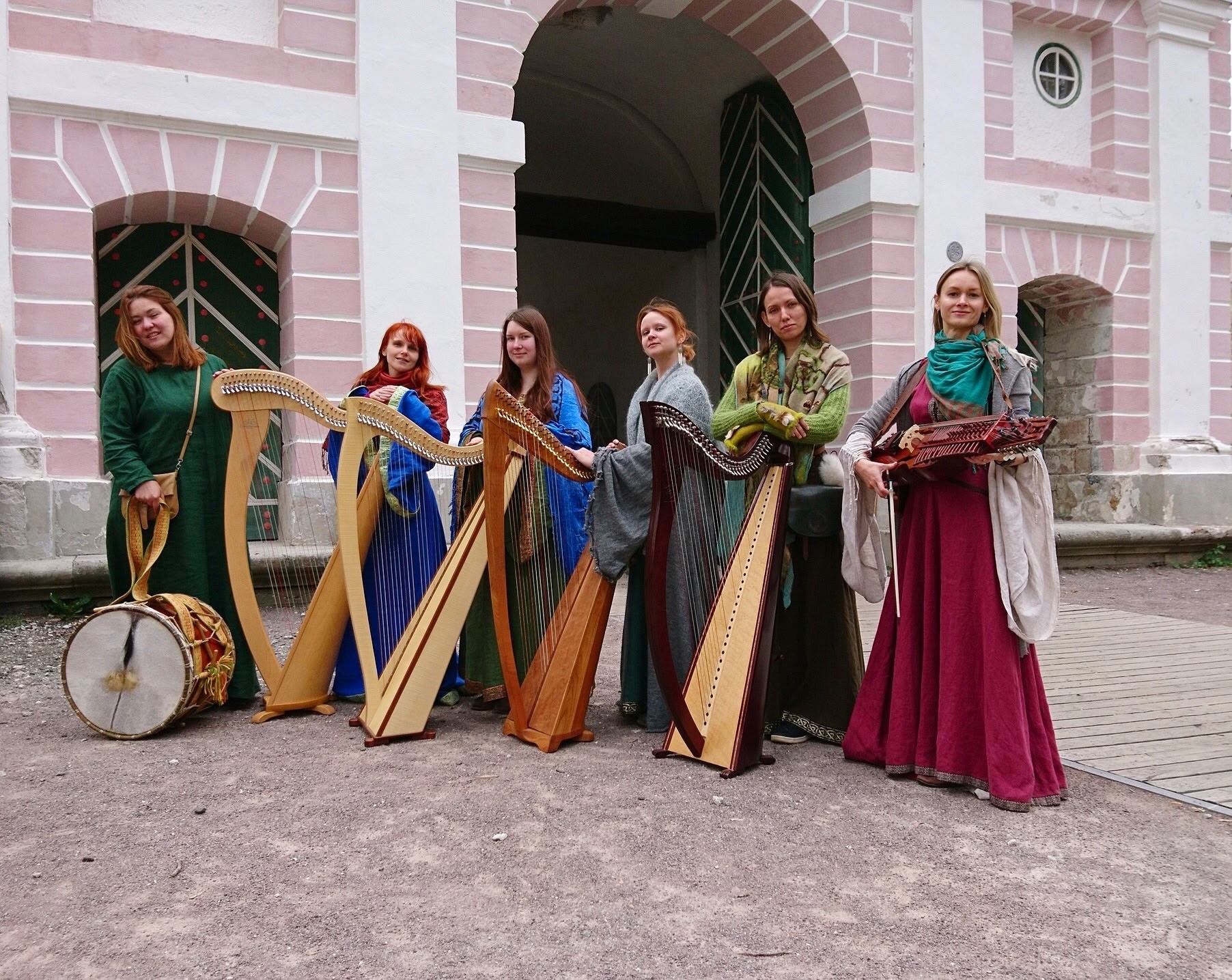 

Билеты на Moscow Harp Orchestra (Glastonberry)