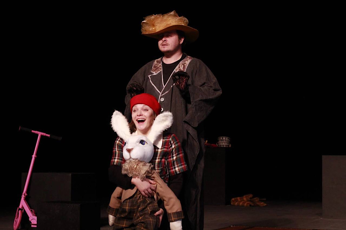 

Билеты на Удивительное путешествие кролика Эдварда (Три ступени)