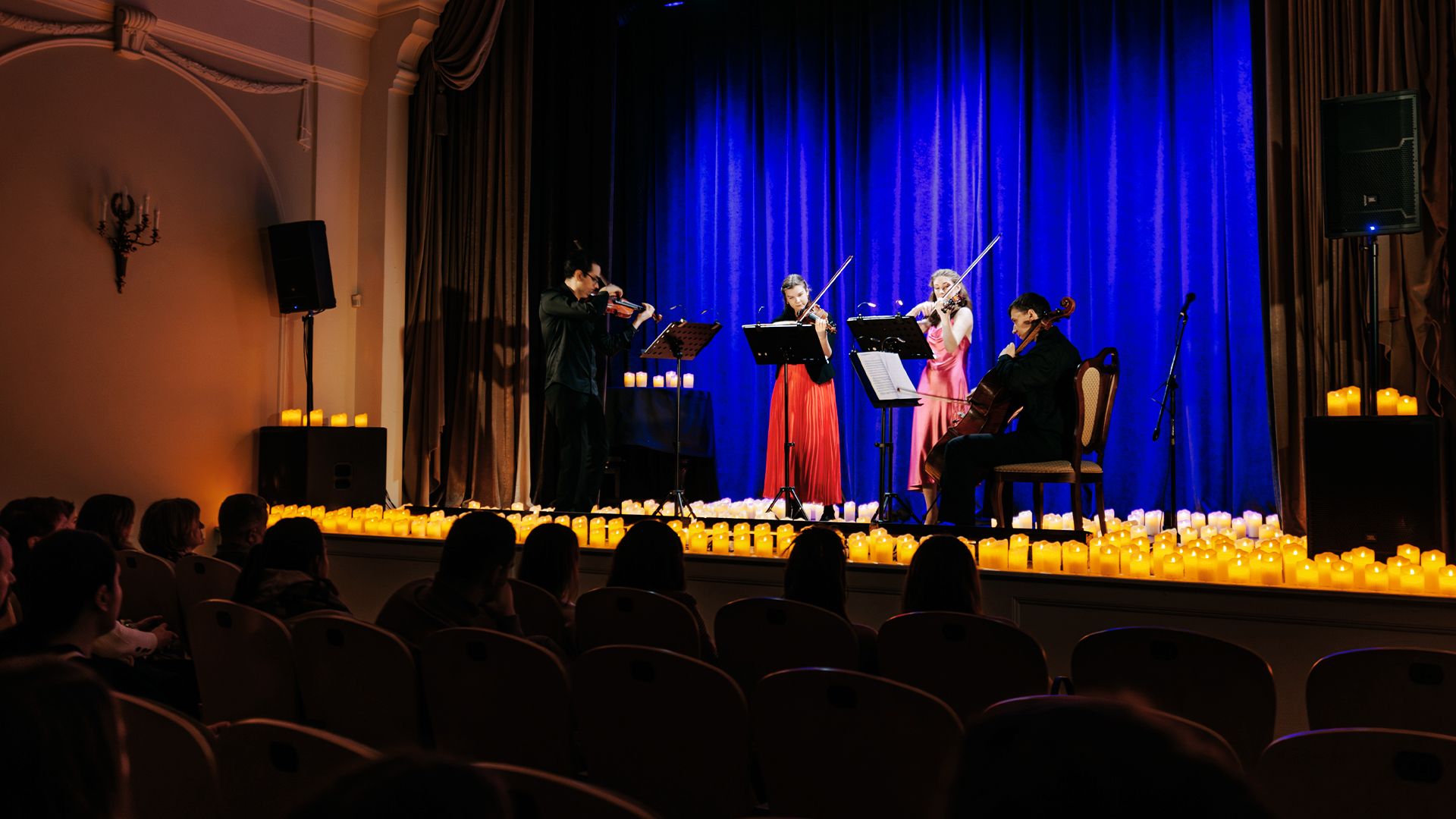 

Билеты на Классика при свечах: «Времена года» Вивальди (Дом журналиста)