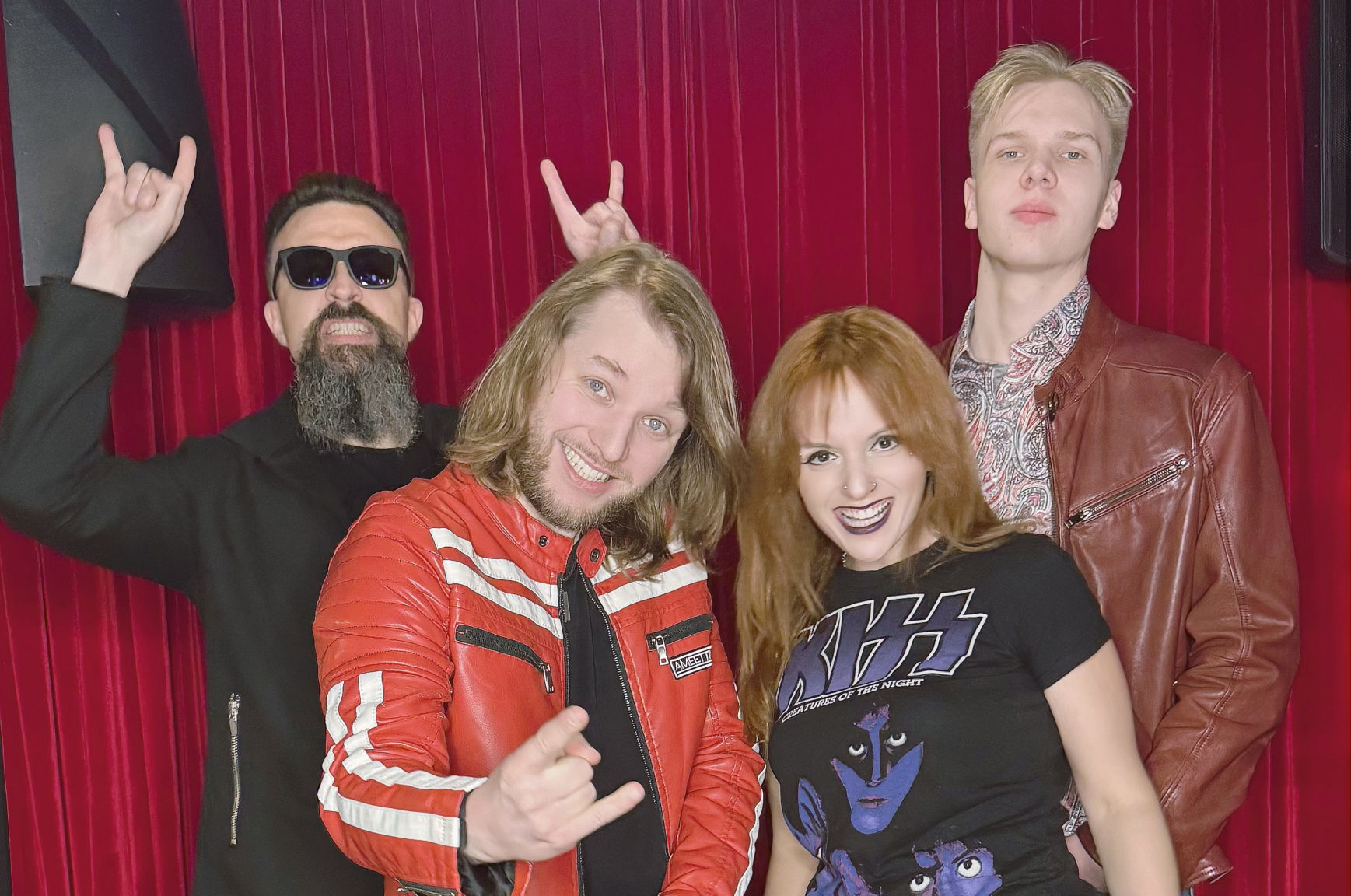 

Билеты на Лучшие песни Kiss в акустике (Дом винтажной музыки)