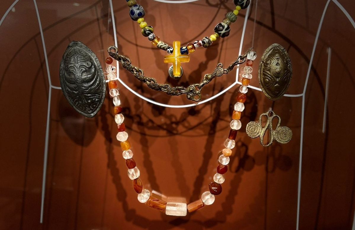 

Билеты на Фототуры Великого Новгорода. Вечерний разговор на «женскую» тему (Выставочные залы на Ярославовом дворище)