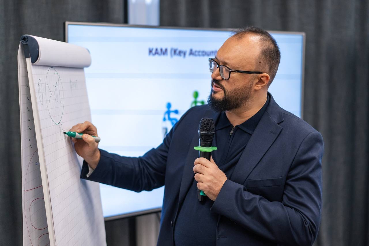 

Билеты на Евгений Колотилов. Активные продажи (Дегас)