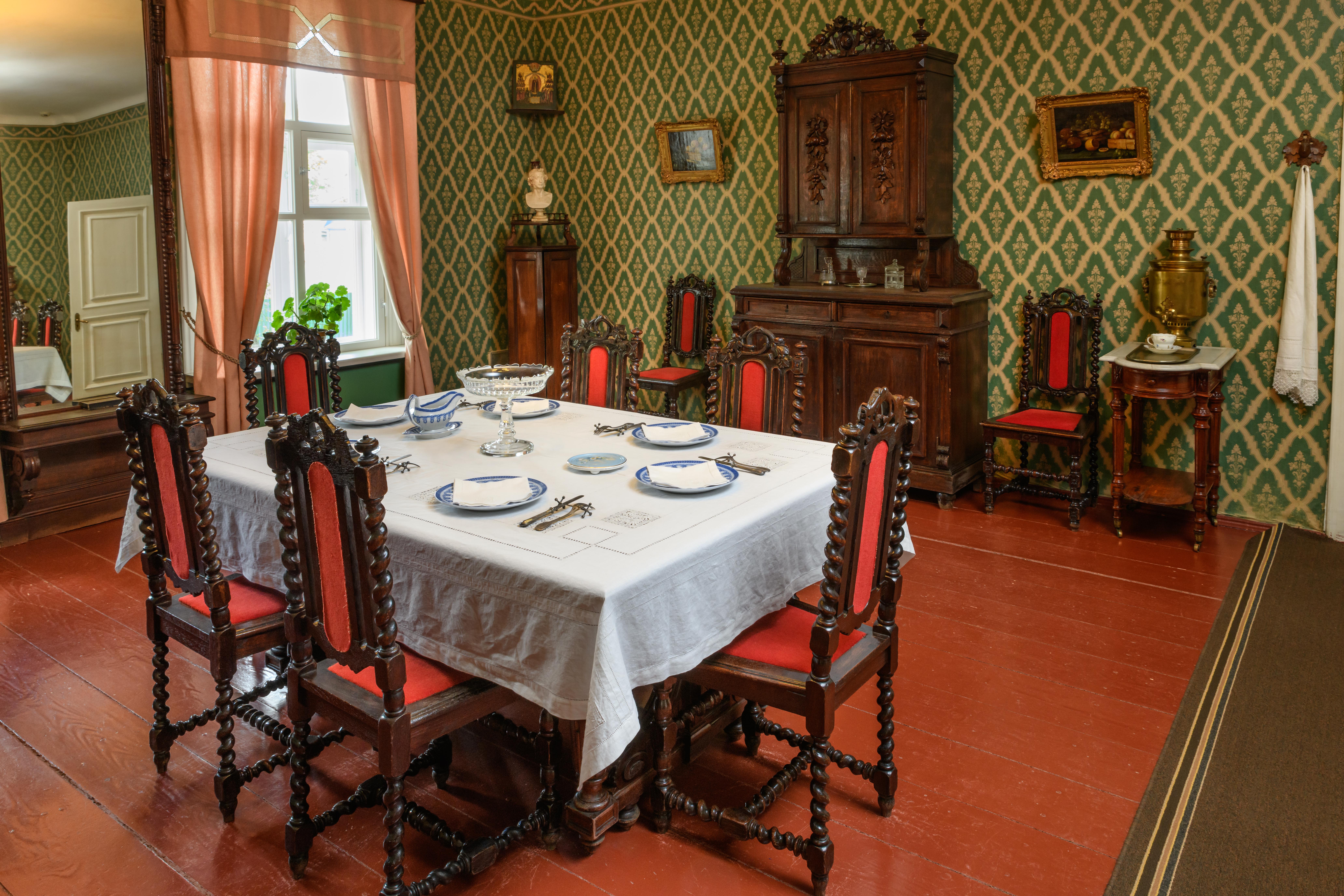 

Билеты на В гостях у Фёдора Михайловича (Дом-музей Достоевского)