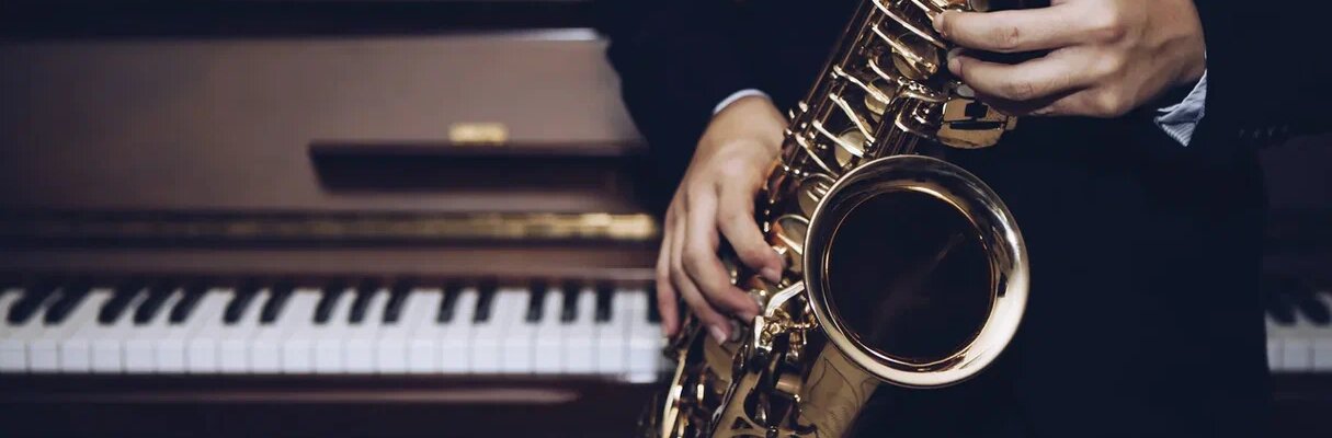 Леван Ломидзе и его группа