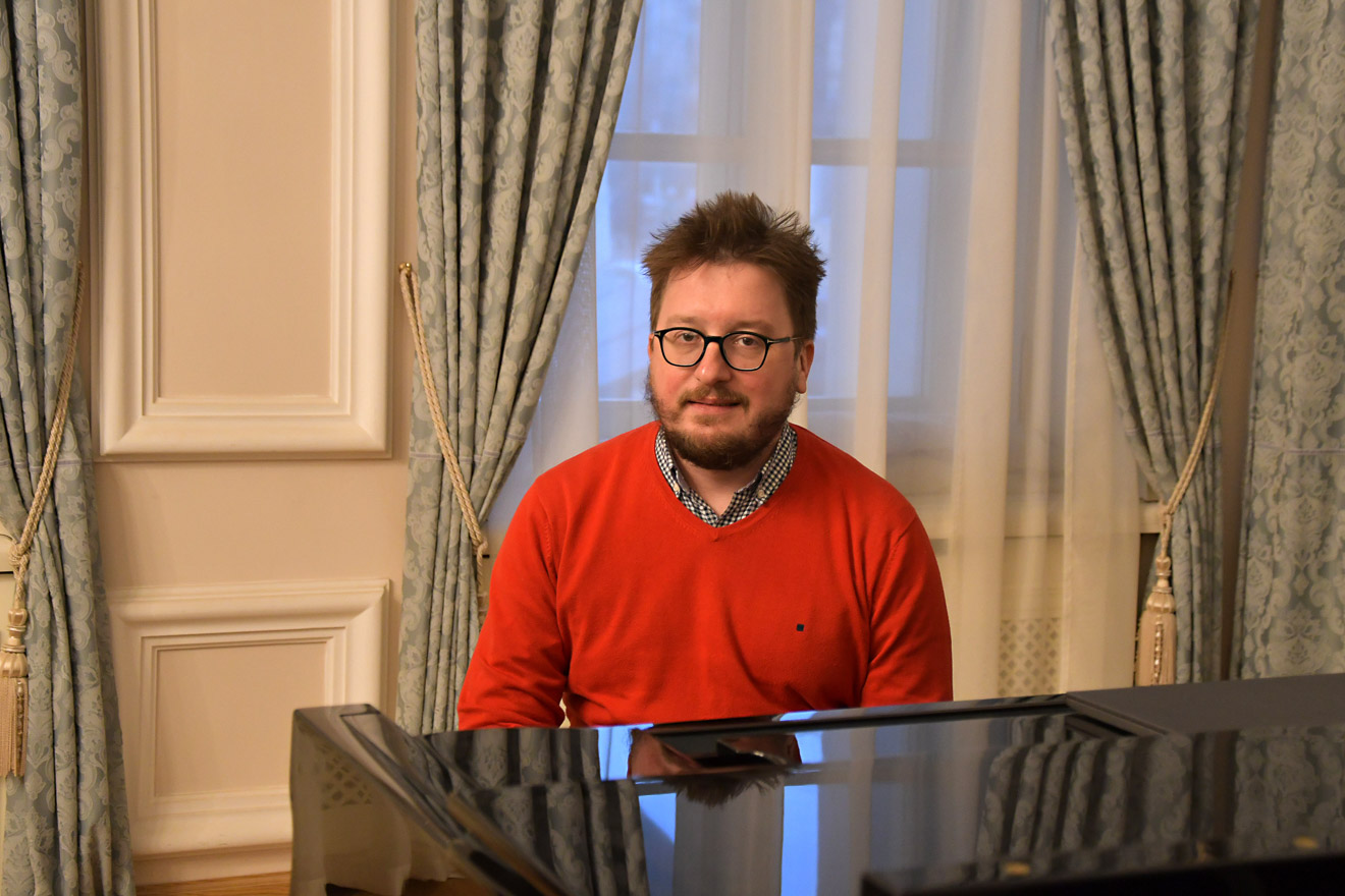 

Билеты на Кузьма Бодров (Консерватория им. Глинки)