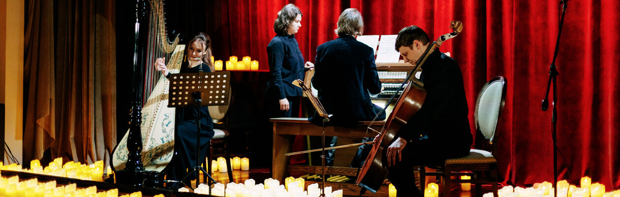 Рок-хиты на органе при свечах