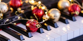 Новогодние приключения белых медвежат