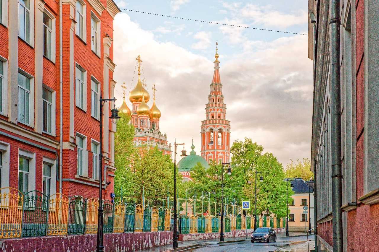 

Билеты на Замоскворечье — симфония старого города (Станция метро «Третьяковская»)