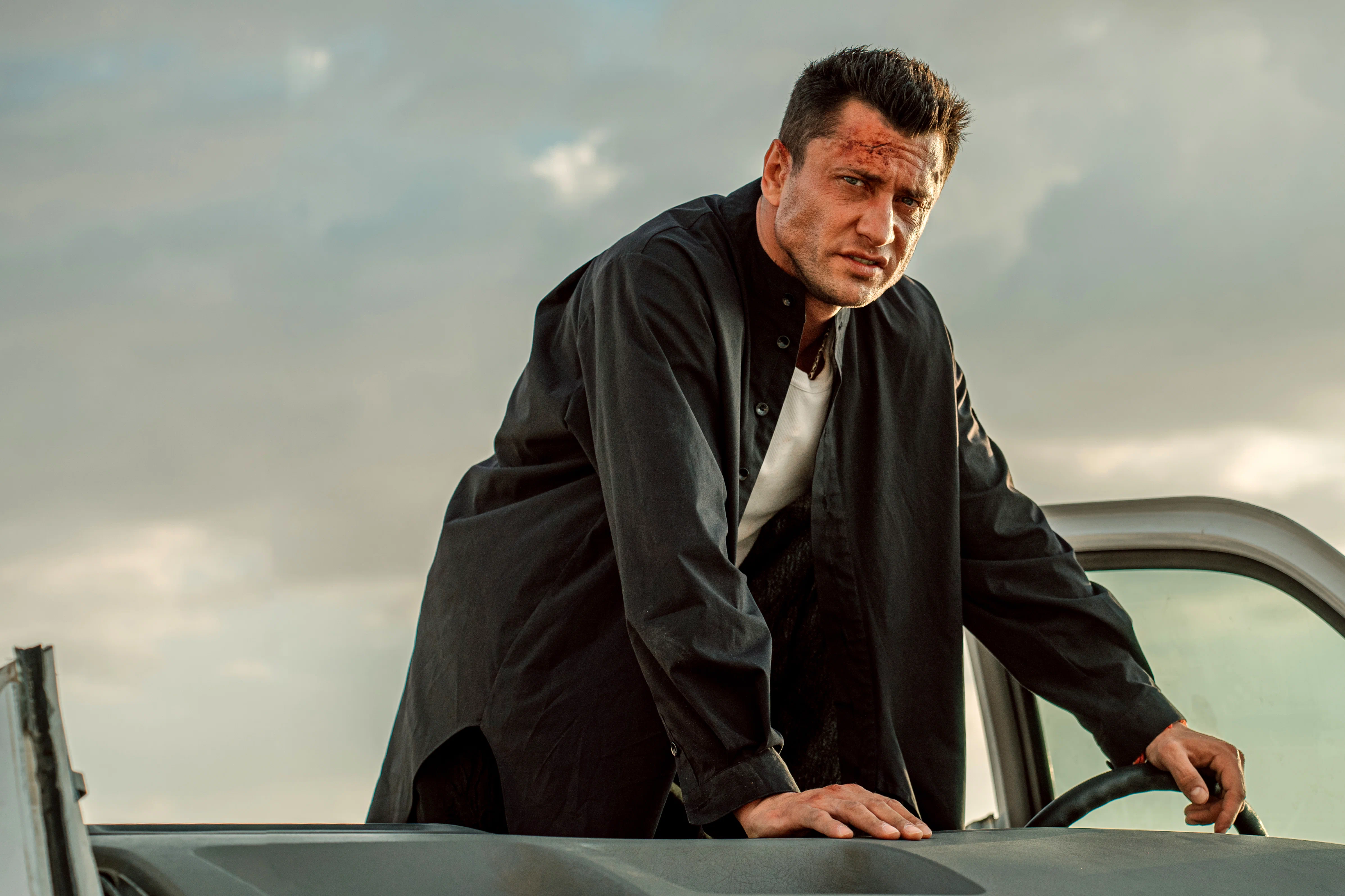 Мен қыздың юбкасымен келдім