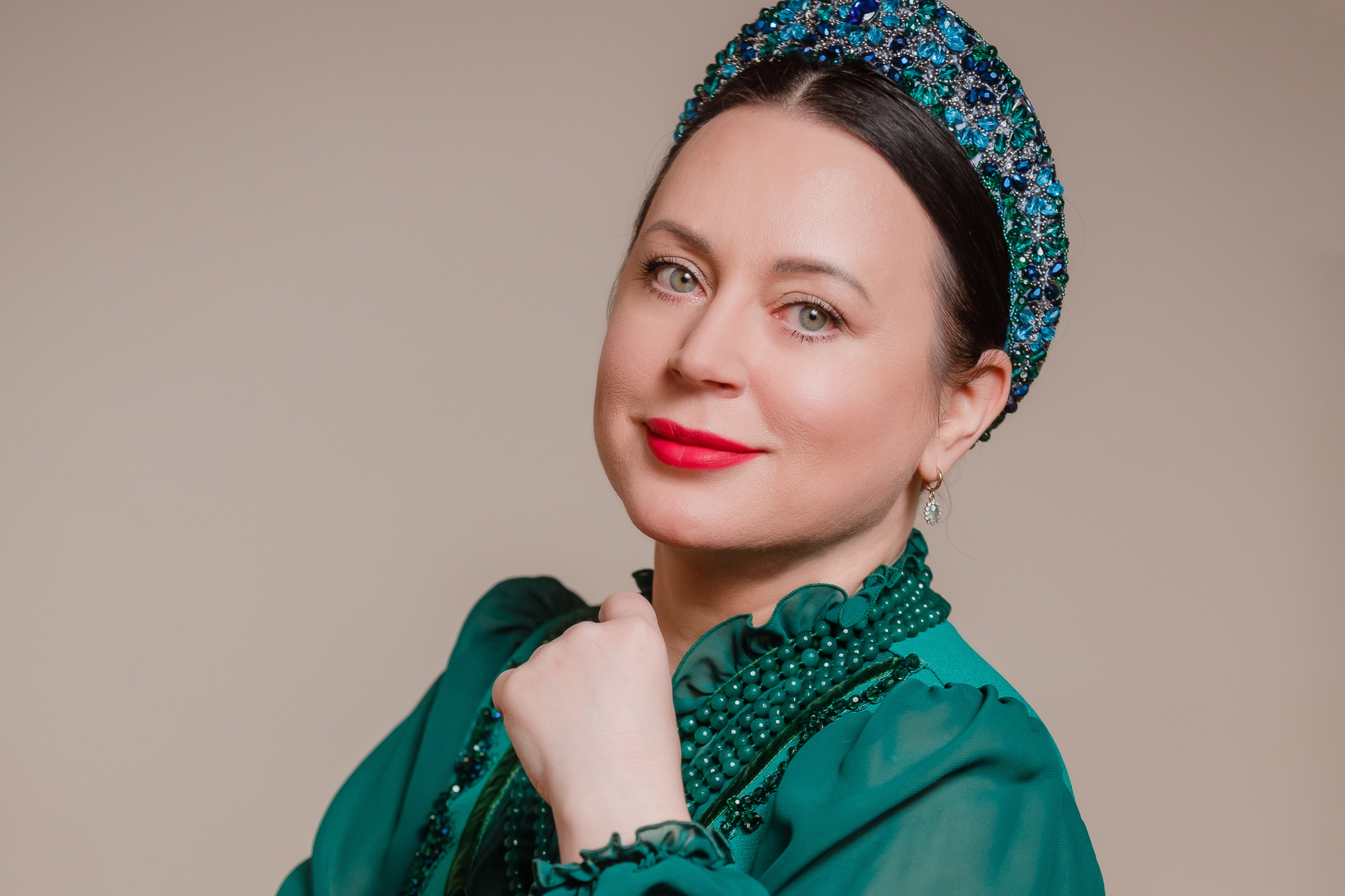 Афиша: Елена Быкова и Виртуозы Кубани. Песни, любовь, судьба в Краснодаре 18 апреля 2026