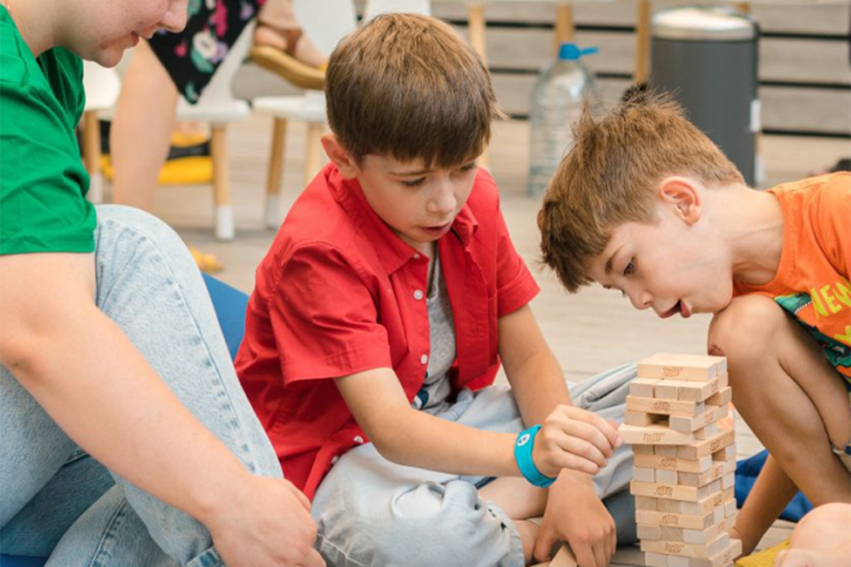 Плюс Детям. Лаунж-зона с Kidsout