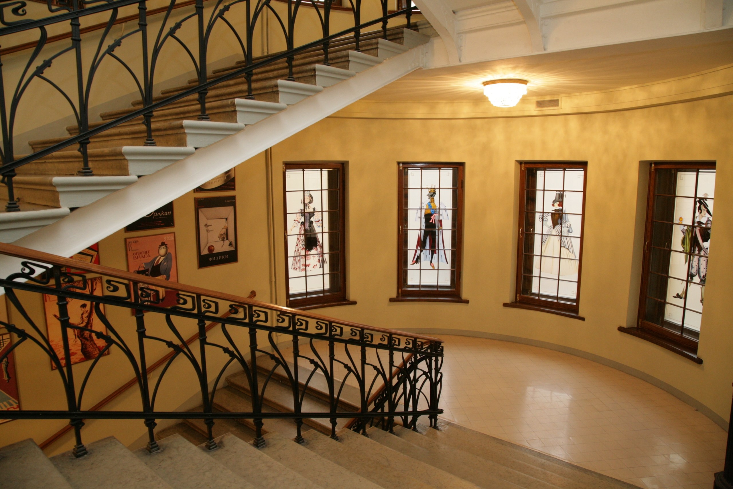 

Билеты на Волшебный мир театра (Театр комедии им. Акимова)