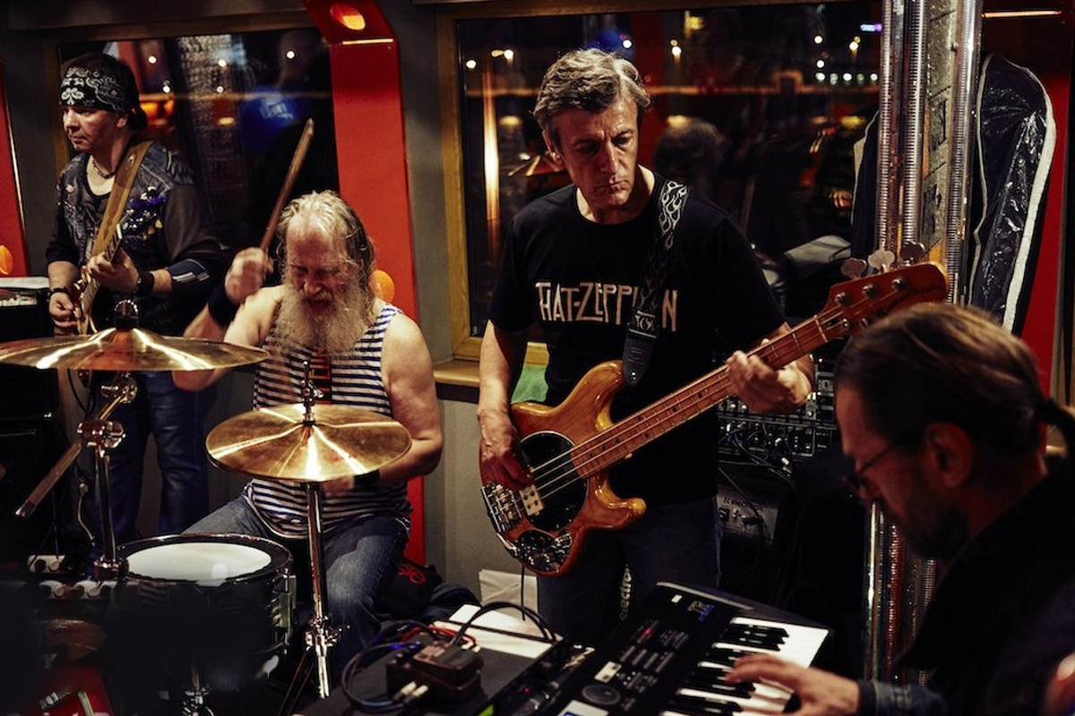 

Билеты на Led Zeppelin Tribute. Прогулка по Неве с выходом в залив (Теплоход Rock Hit Neva)