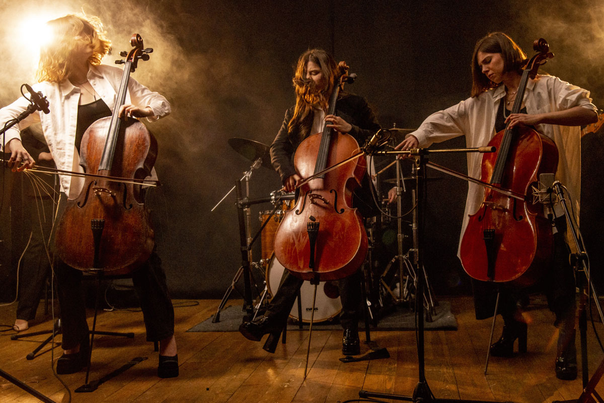 

Билеты на Magic Cellos Band. Мировые рок-хиты на виолончелях (Rhythm & Blues Cafe)