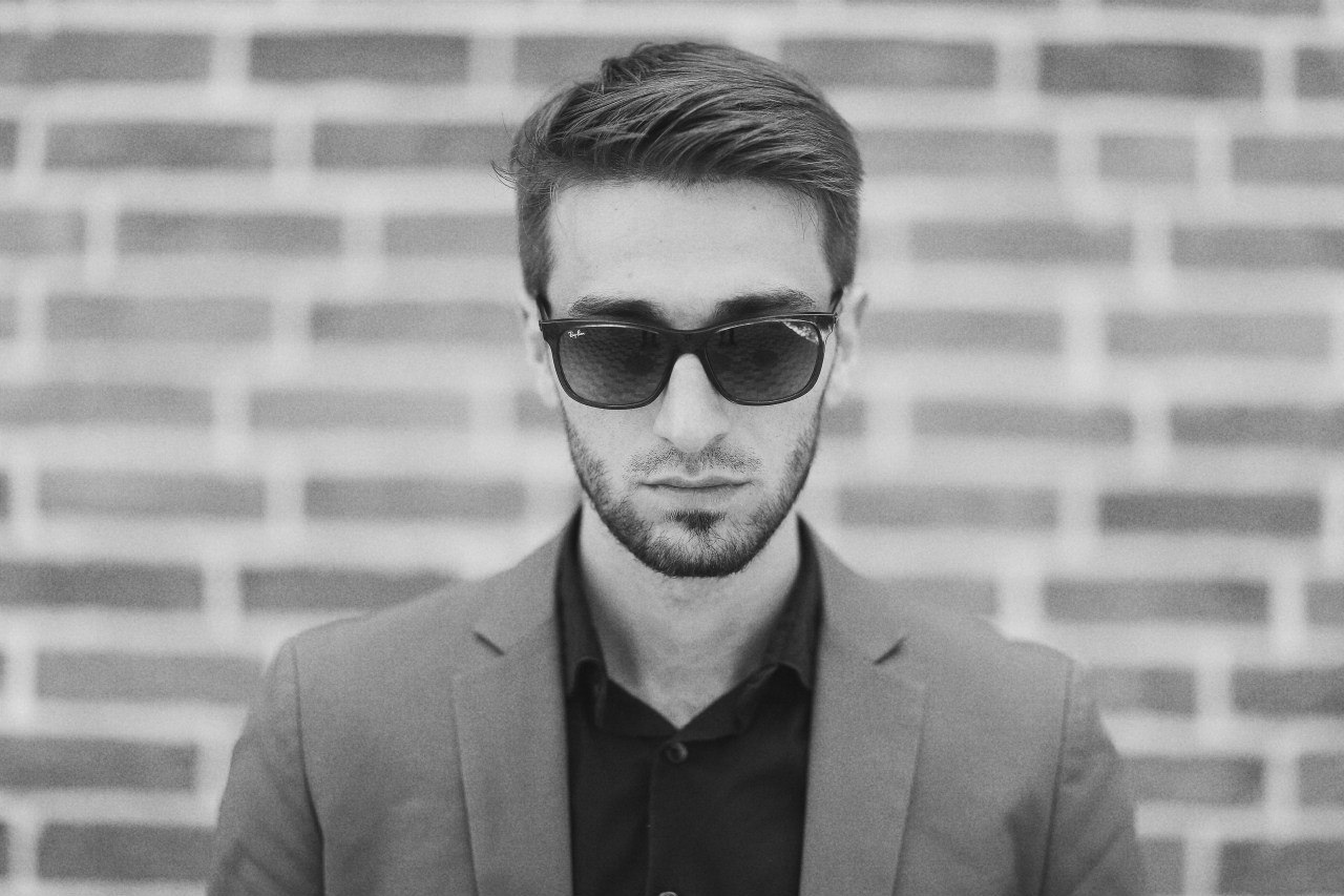 

Билеты на Narek (Эссе)