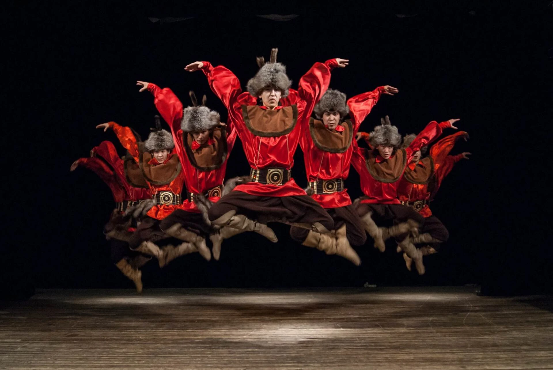 

Билеты на Фольклорный ансамбль «Улгер» и ансамбль хакасского танца «Кун сузы» (Филармония)