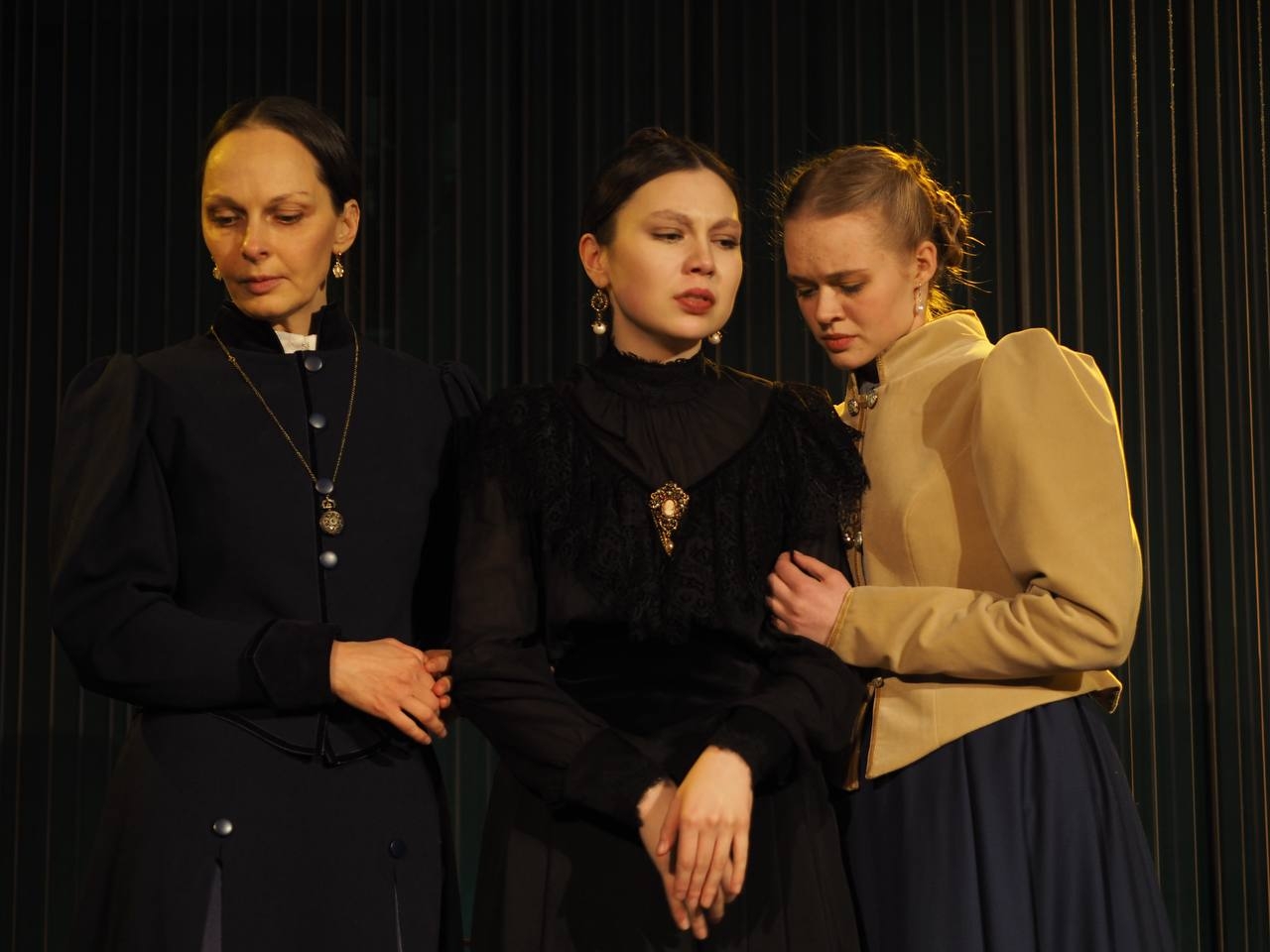 

Билеты на Три сестры (Пушкинская школа Владимира Рецептера)