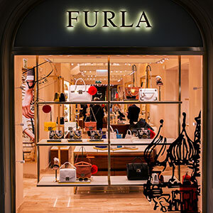 Магазин сумок и чемоданов Furla, Москва, фото