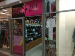 Parisi (Bolshevikov Avenue, 18), tienda de lencería y moda baño