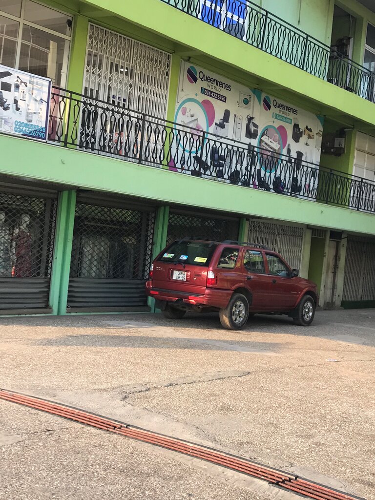 Beauty salon Queenrenes world enterprise, Accra, photo