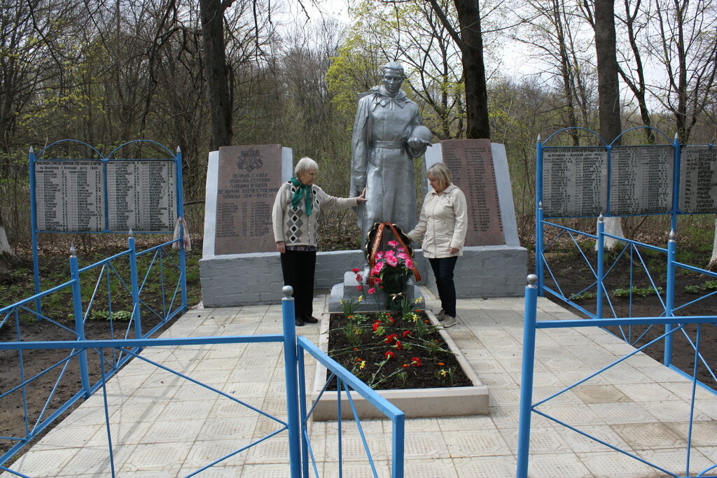 Monument, memorial Братская могила воинов, погибших в 1943 г., Oryol Oblast, photo