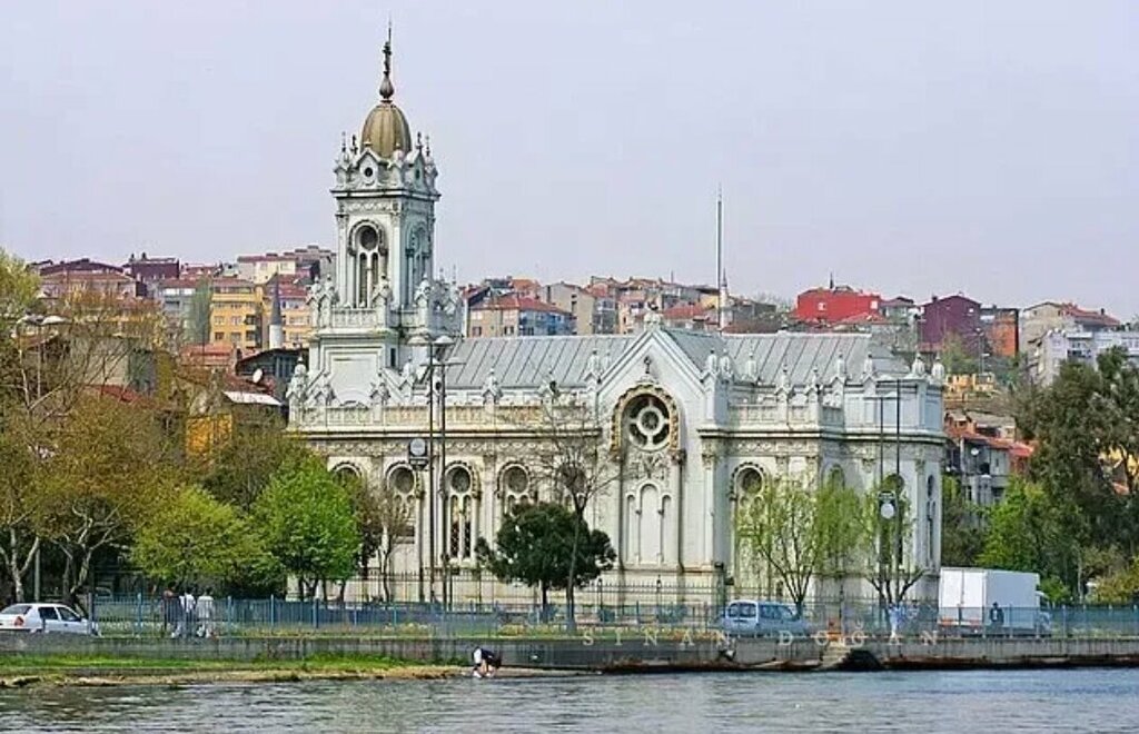 Православный храм Болгарская церковь Святого Стефана, Фатих, фото