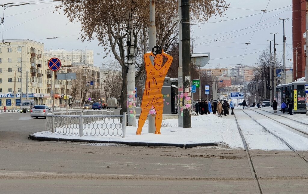 Genre sculpture Футболист - скульптура к чемпионату мира 2018, Yekaterinburg, photo