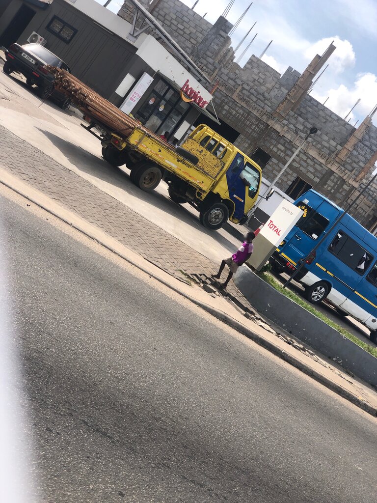 Gas station Total Service Station, Accra, photo