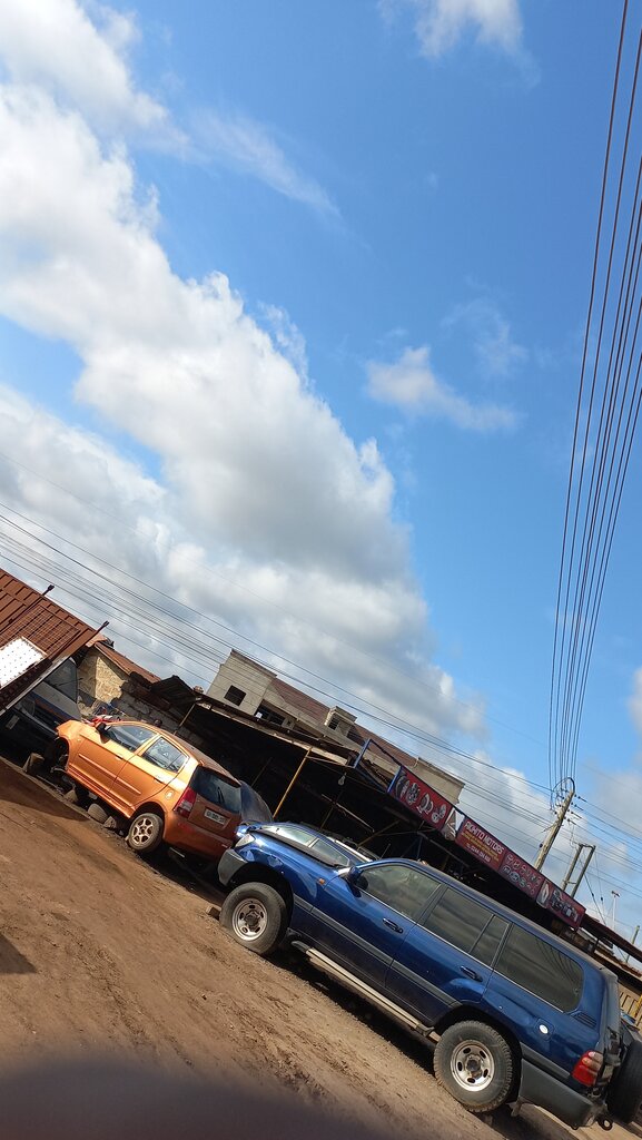 Car dealership Fikihito Motors, Accra, photo