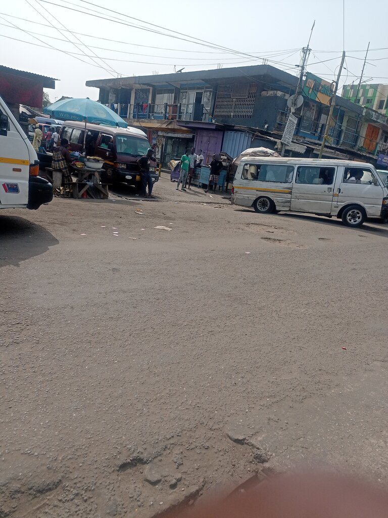 Bus station Korlebu, Accra, photo