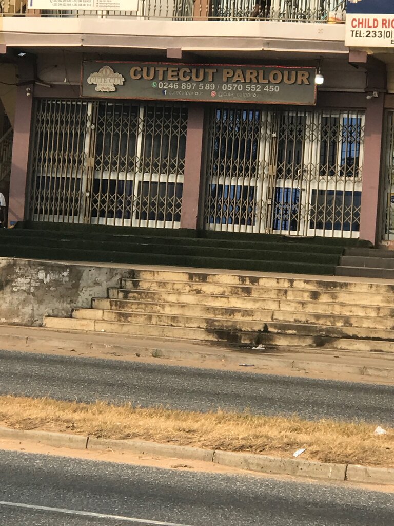 Hairdresser Cute Cut Parlour, Accra, photo