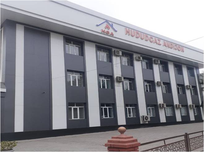 Videoda xo‘jayinning yalagani aks etgan