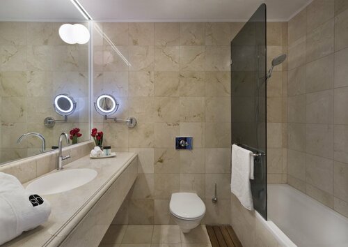 Гостиница Garden Hotel в Хайфском АО