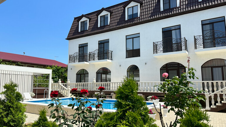 Фото отеля 2