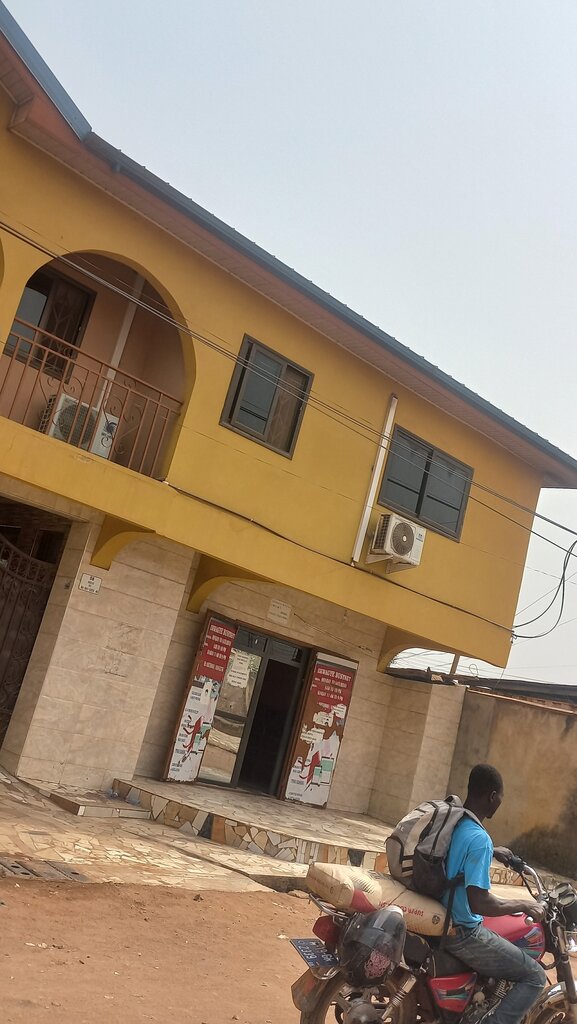 Cafe Ekwagye Busynet, Accra, photo