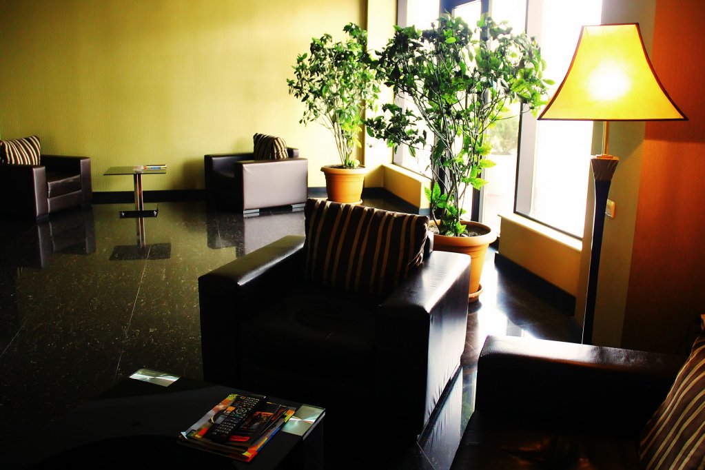 Фото Hotel Shine Palace