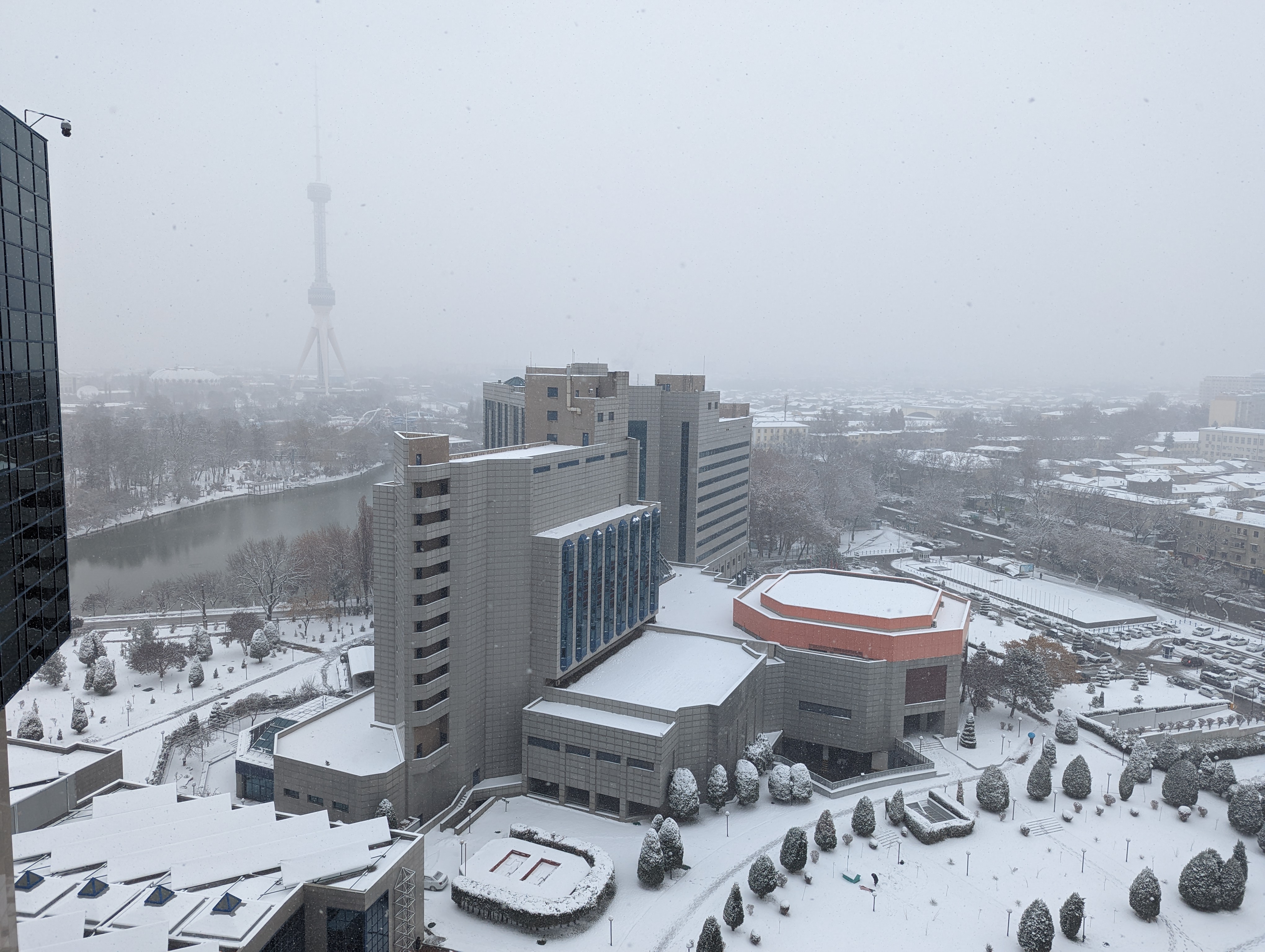 Фото Azimut Grand Hotel Tashkent