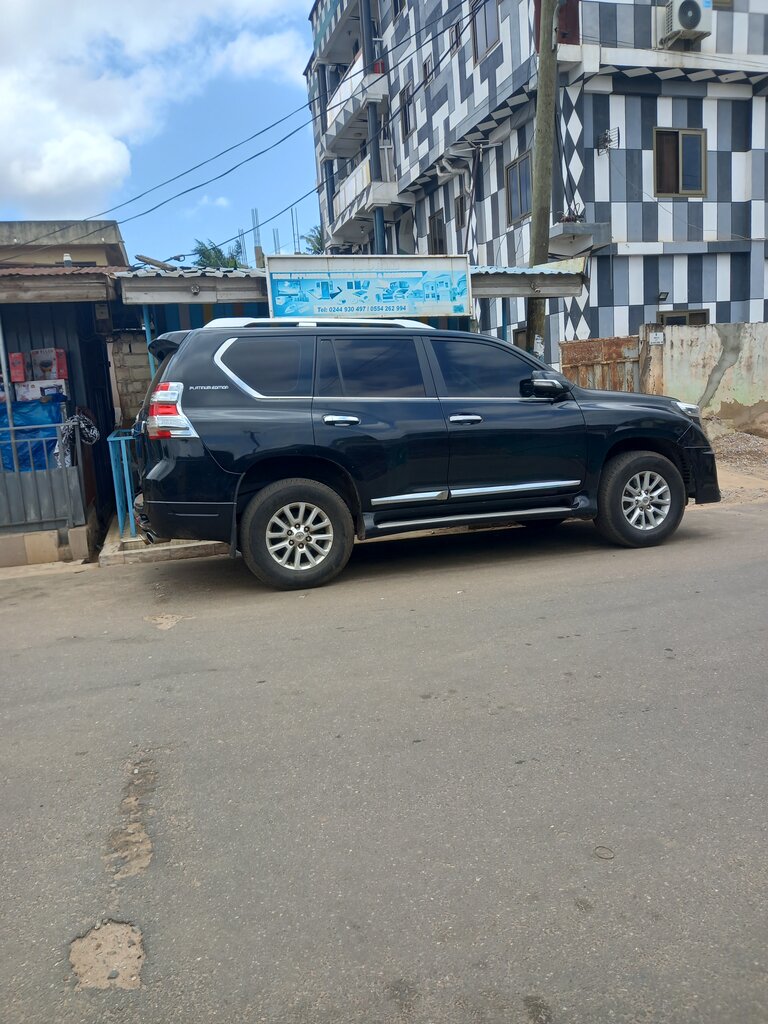 Perfume and cosmetics shop Harlem World Ghana Ltd, Accra, photo