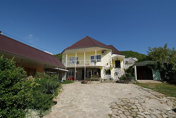 Фото Отдых в Архипо-Осиповке на ул. Янтарной, 12