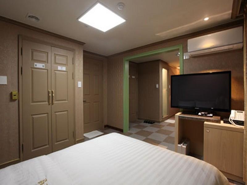 Фото Chuncheon Bears Hotel