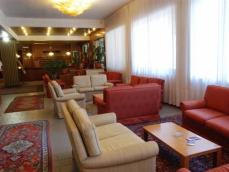 Фото Garden Hotel