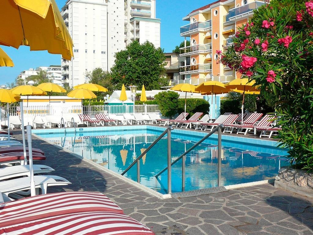 Фото Hotel Majestic