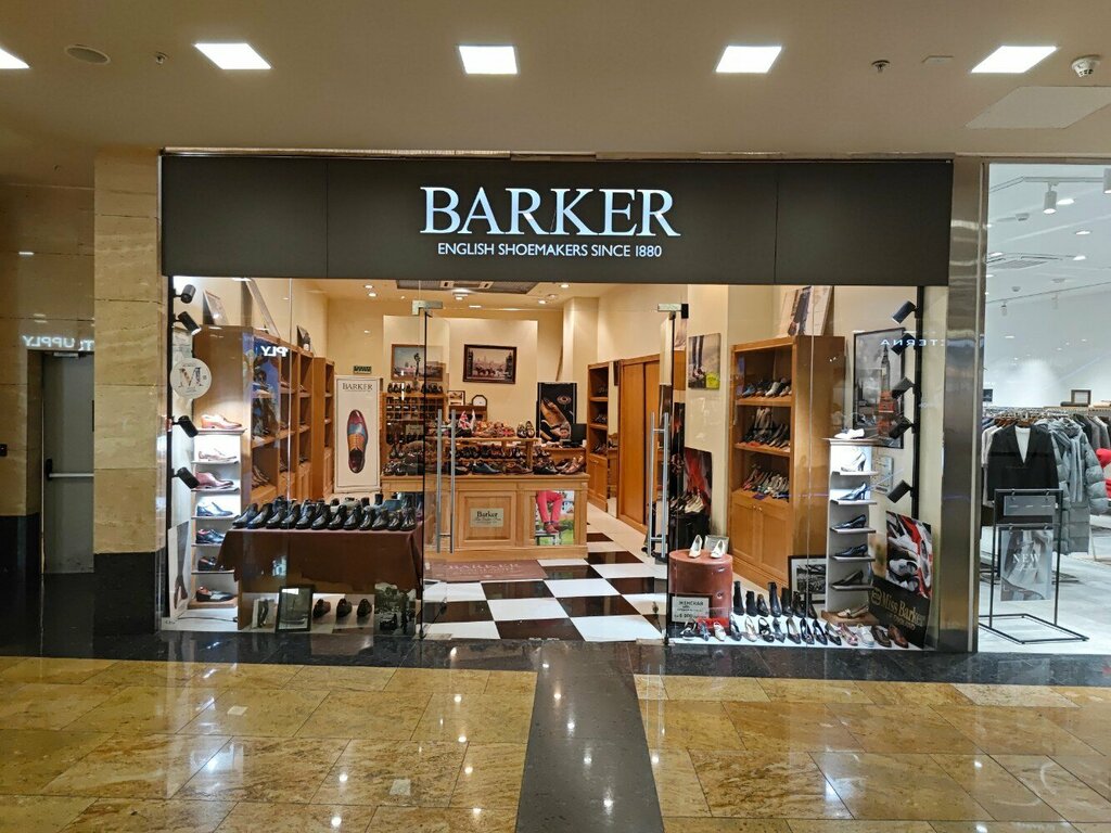 Магазин обуви Barker, Москва, фото